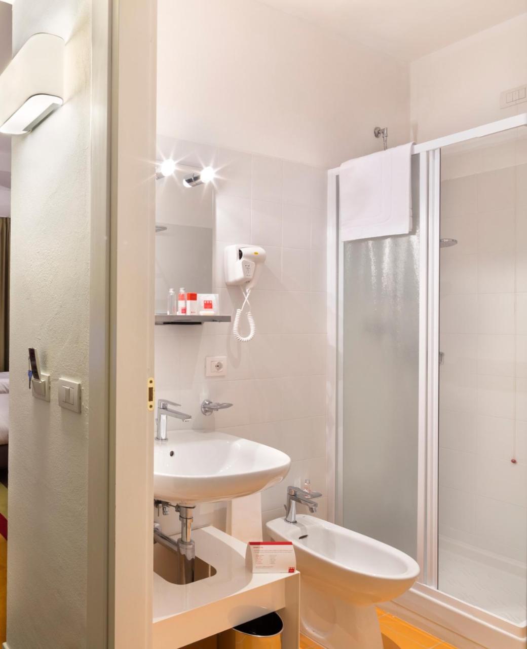 Unaway Hotel Фабро Екстер'єр фото